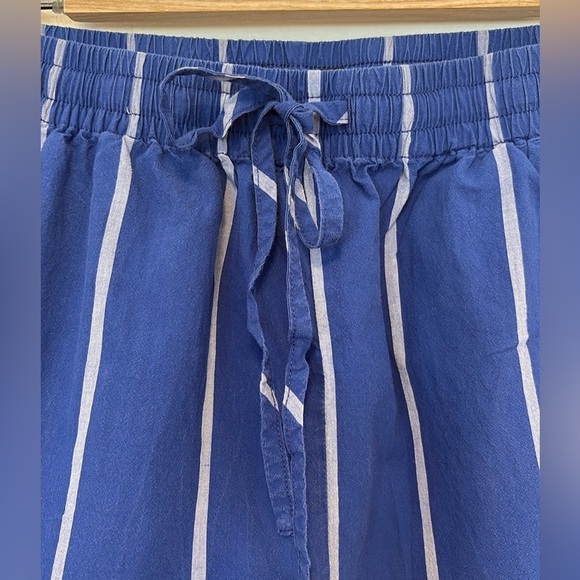 Madewell Crinkle Cotton Dolphin-Hem Shorts , sz medium - Picture 5 of 10